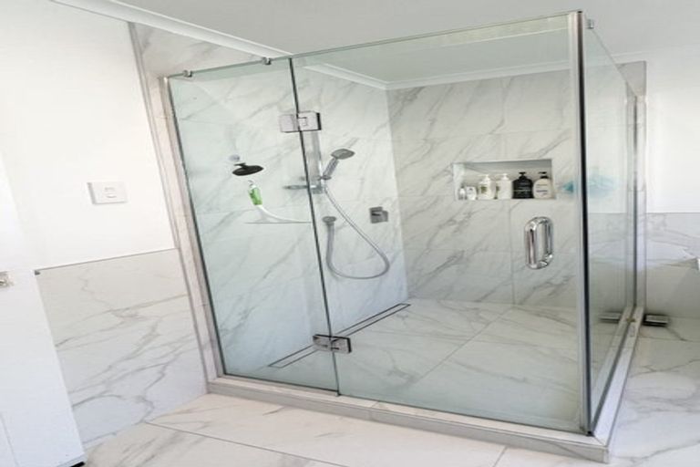 Photo of property in 54 Scarlet Oak Drive, Schnapper Rock, Auckland, 0632