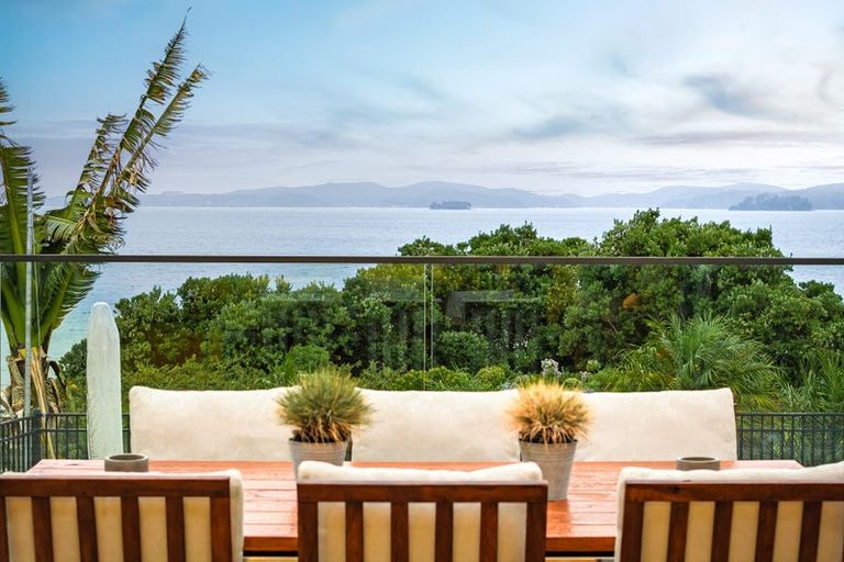 Photo of property in 32 Kahurangi Place, Snells Beach, 0920