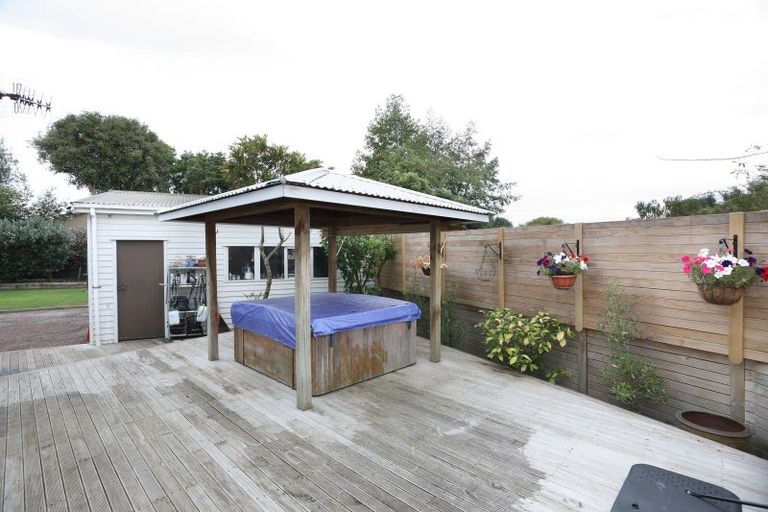 Photo of property in 12 Hammond Street, Bulls, 4818