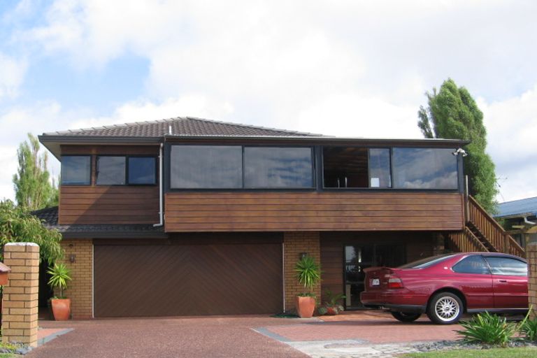 Photo of property in 850 East Coast Road, Oteha, Auckland, 0630