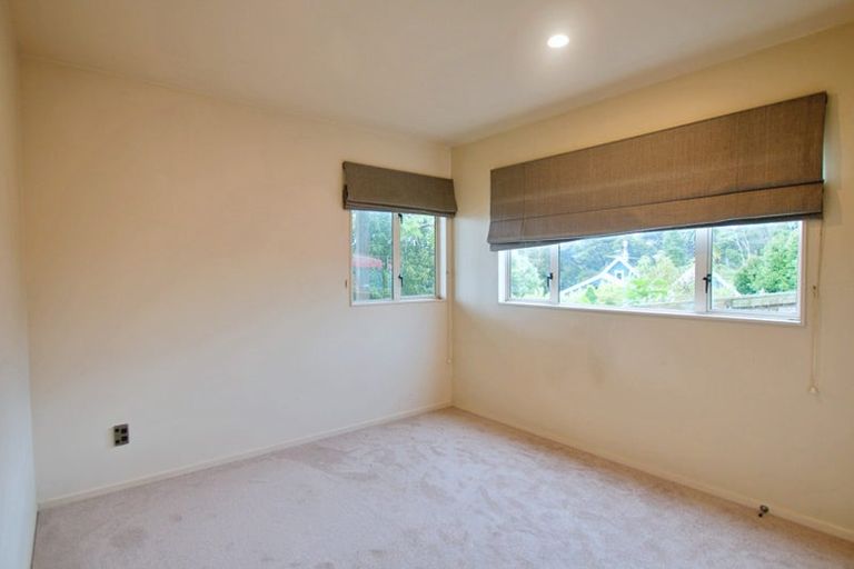 Photo of property in 2/23 Tui Glen Road, Birkenhead, Auckland, 0626