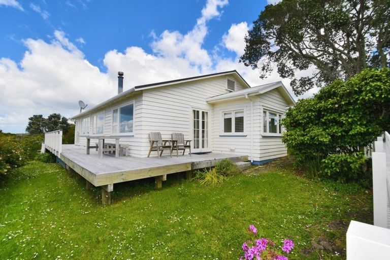 Photo of property in 38 Cumberland Street, Leigh, 0985