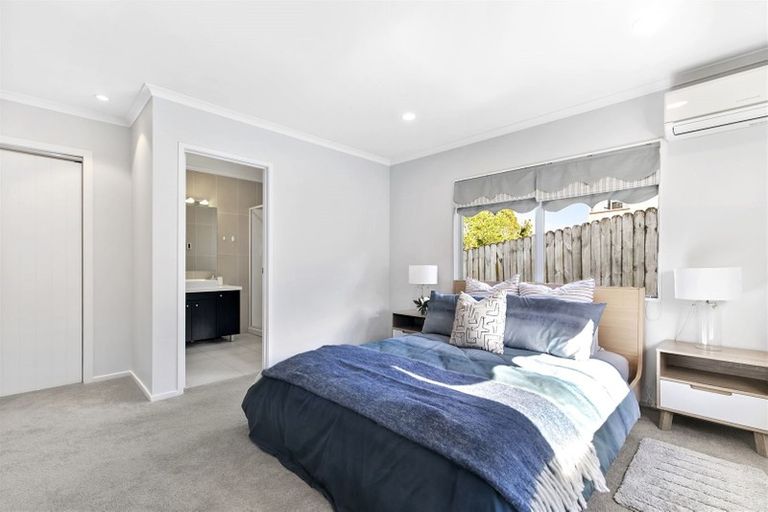 Photo of property in 45a Sycamore Drive, Sunnynook, Auckland, 0620