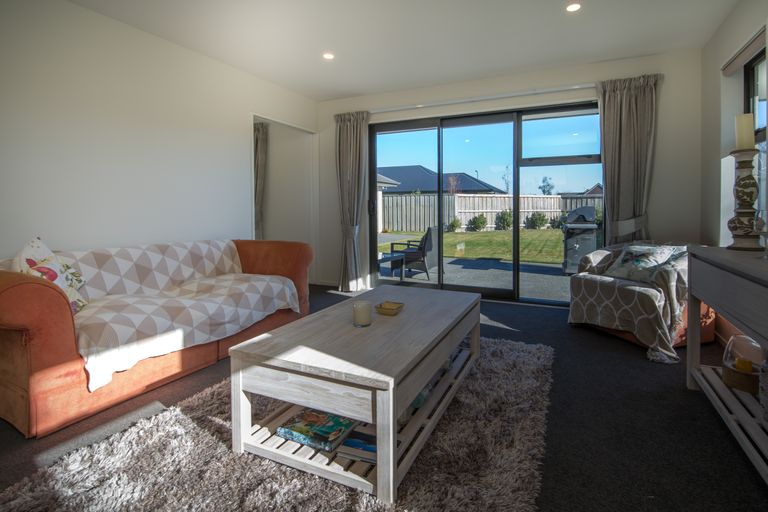 Photo of property in 12b Watkins Drive, Rangiora, 7400