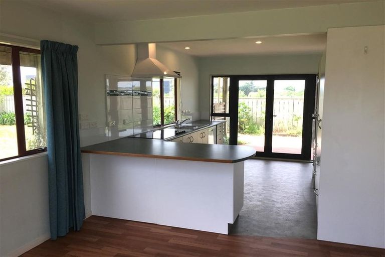 Photo of property in 151 Field Way, Waikanae Beach, Waikanae, 5036