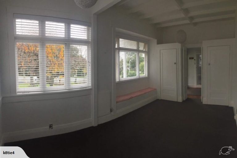 Photo of property in 23 Maungakiekie Avenue, Greenlane, Auckland, 1051