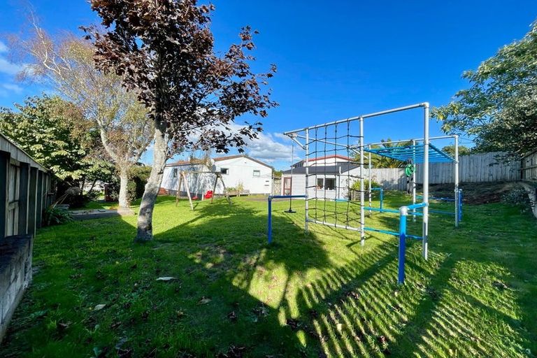 Photo of property in 10 Wicklow Place, Bell Block, New Plymouth, 4312