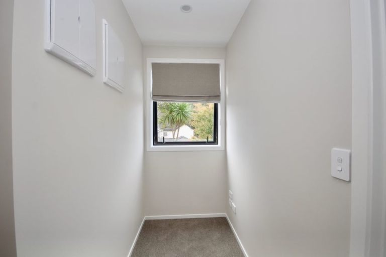 Photo of property in 41d Camelot Place, Glenfield, Auckland, 0629