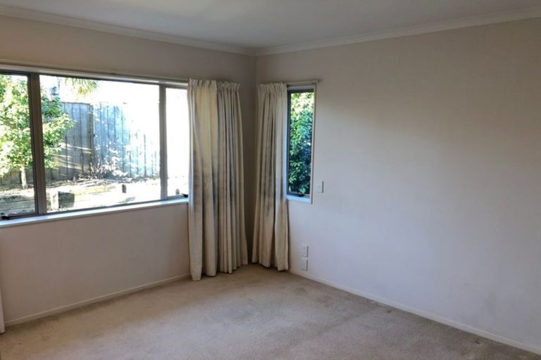 Photo of property in 39 Delmont Close, East Tamaki Heights, Auckland, 2016