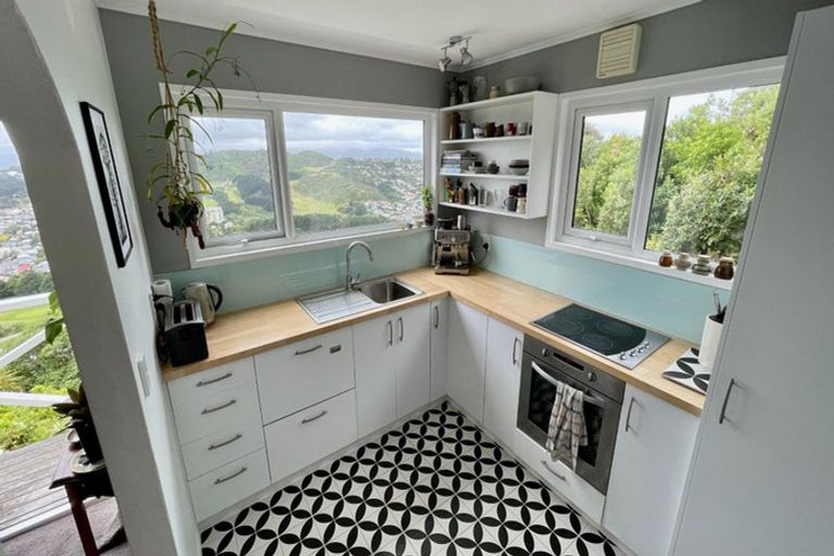 Photo of property in 10 Stormont Place, Kingston, Wellington, 6021