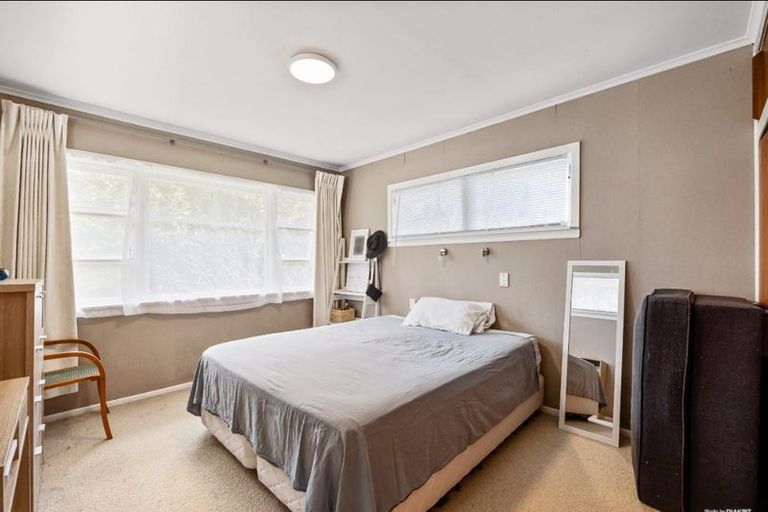 Photo of property in 17 Amberley Avenue, Te Atatu South, Auckland, 0610