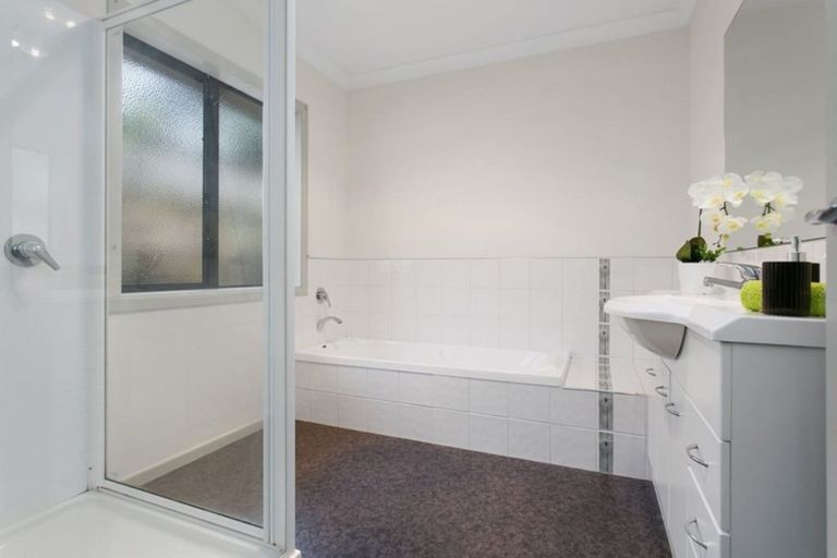 Photo of property in 13a Shaw Street, Leamington, Cambridge, 3432