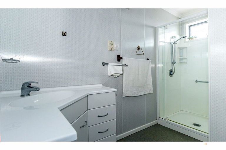 Photo of property in 5-5a Rugby Street, Waimate, 7924