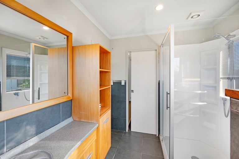 Photo of property in 2 Cambridge Terrace, Taradale, Napier, 4112