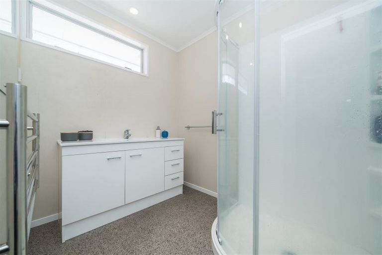 Photo of property in 706d Pioneer Highway, Takaro, Palmerston North, 4412