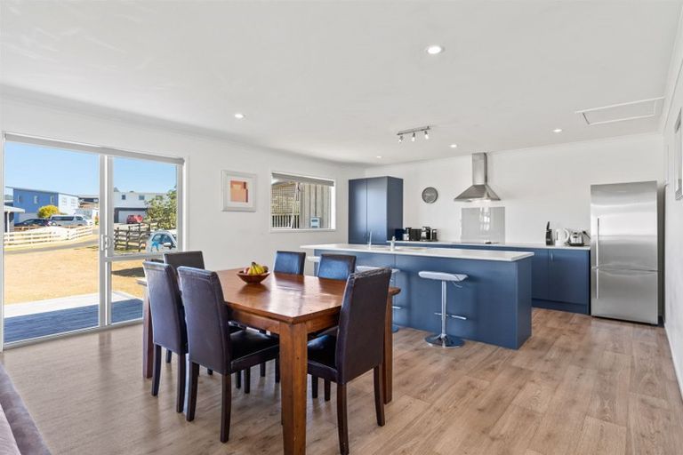 Photo of property in 4b Beachcomber Road, Mangawhai Heads, Mangawhai, 0505