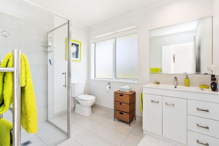 Photo of property in 20 Stace Hopper Drive, One Tree Point, 0118