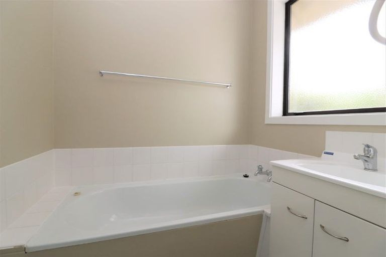 Photo of property in 52 Woolley Street, Avondale, Christchurch, 8061