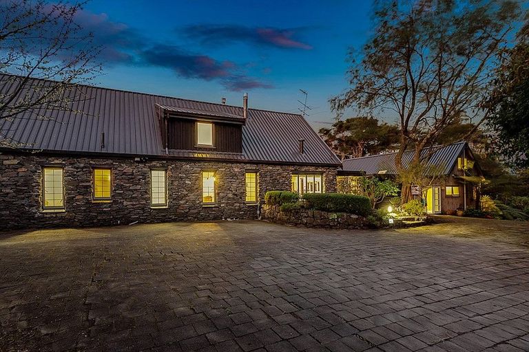 Photo of property in 43 West Lynn Road, Titirangi, Auckland, 0604