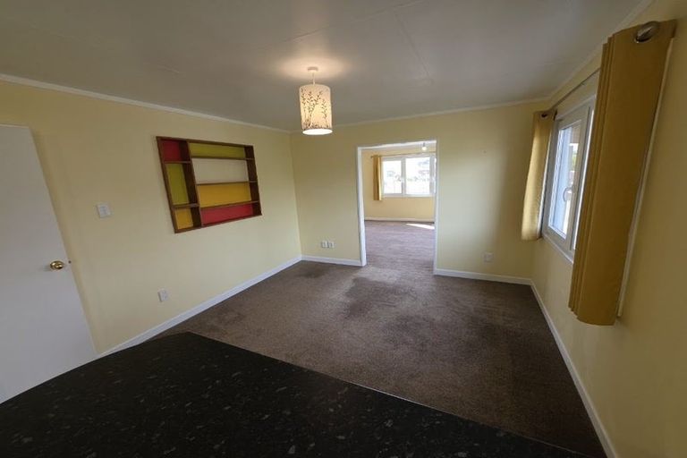 Photo of property in 5 Simcox Street, Otaki Beach, Otaki, 5512