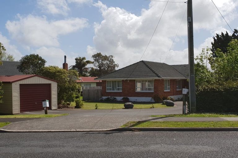 Photo of property in 37 Woodglen Road, Glen Eden, Auckland, 0602