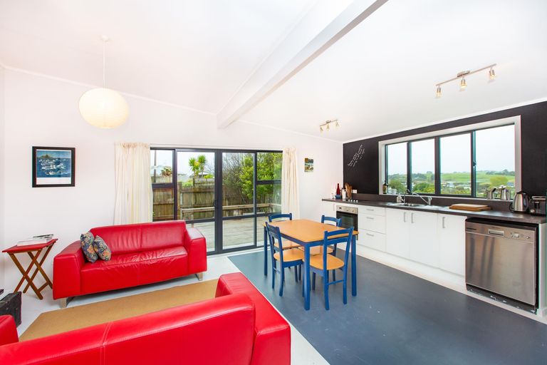 Photo of property in 30 Manukau Road, Raglan, 3225