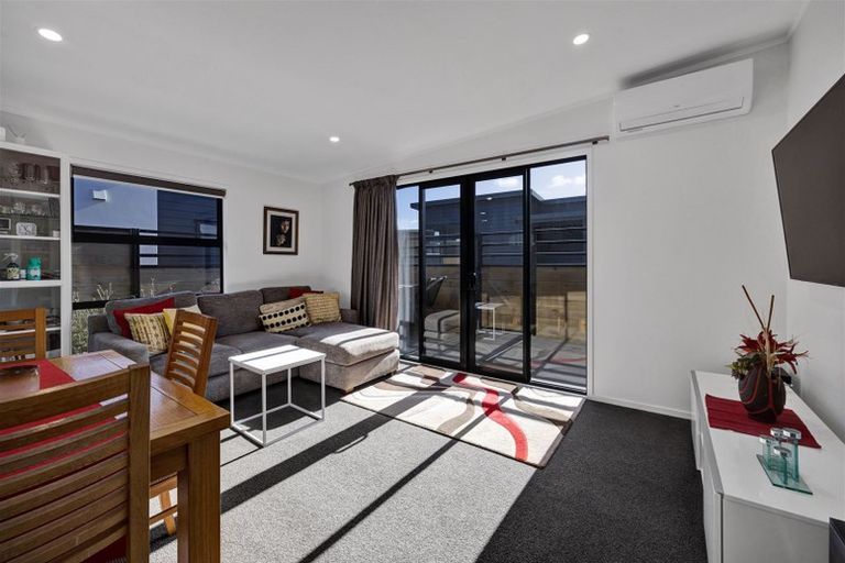 Photo of property in 70b Argyle Street, Hawera, 4610