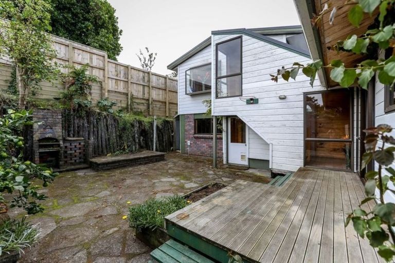 Photo of property in 13f Wallace Place, Westown, New Plymouth, 4310