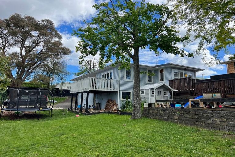 Photo of property in 82 Wharf Road, Te Atatu Peninsula, Auckland, 0610