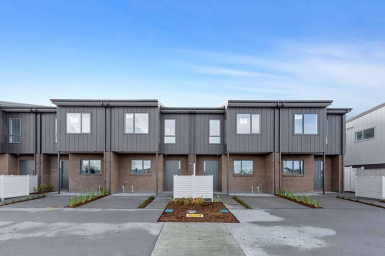 Photo of property in 22 Kawe Marie Lane, Takanini, 2112