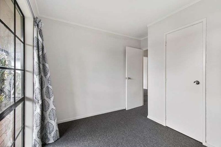 Photo of property in 50 Trimdon Street, Randwick Park, Auckland, 2105