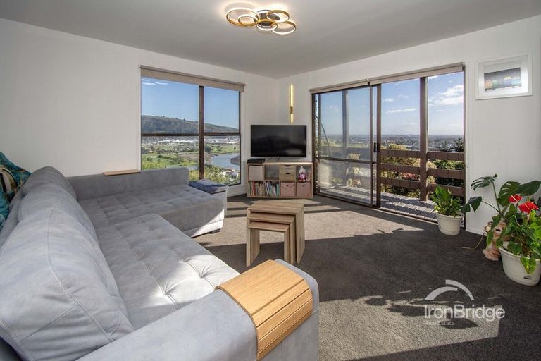 Photo of property in 10 Osmond Lane, Mount Pleasant, Christchurch, 8081