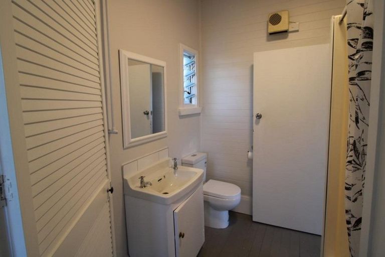 Photo of property in 44 Garreg Road, Bryndwr, Christchurch, 8052