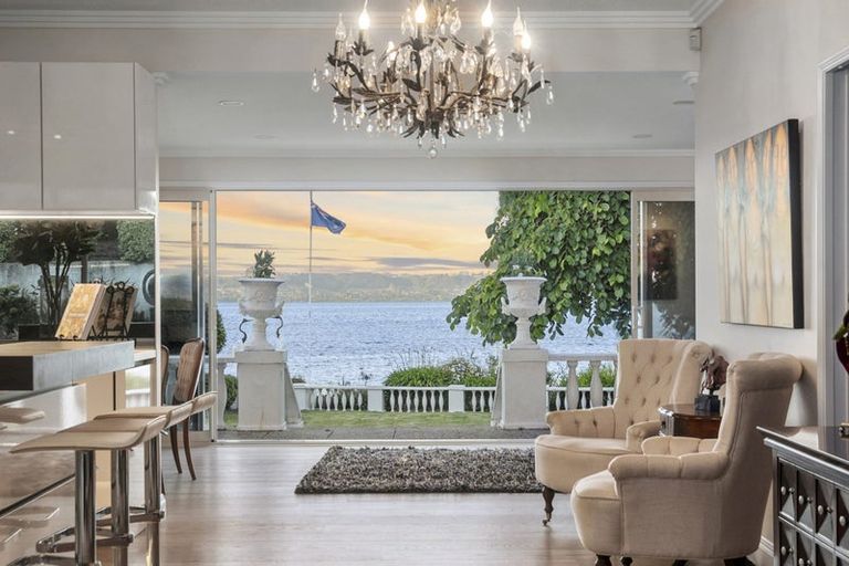 Photo of property in 15 Manahi Avenue, Kawaha Point, Rotorua, 3010