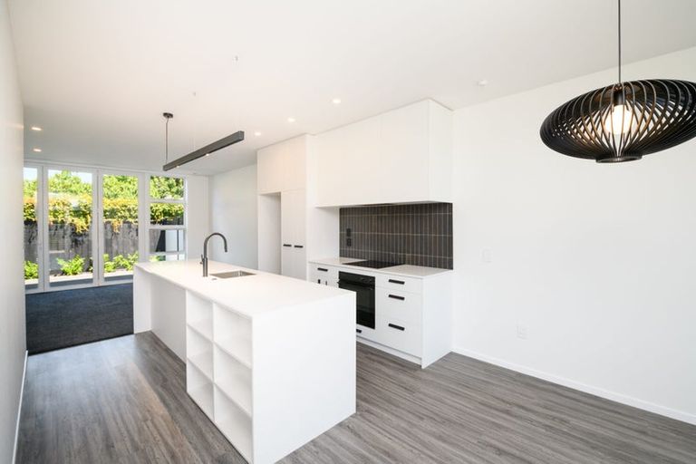 Photo of property in 6 Tuapapa Lane, Palmerston North, 4414