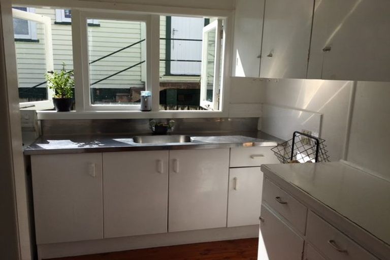 Photo of property in 16 Nandana Drive, Glen Eden, Auckland, 0602