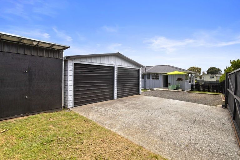 Photo of property in 16 Frank Hewitt Street, Pukekohe, 2120