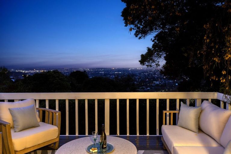 Photo of property in 2 Whareora Terrace, Cashmere, Christchurch, 8022