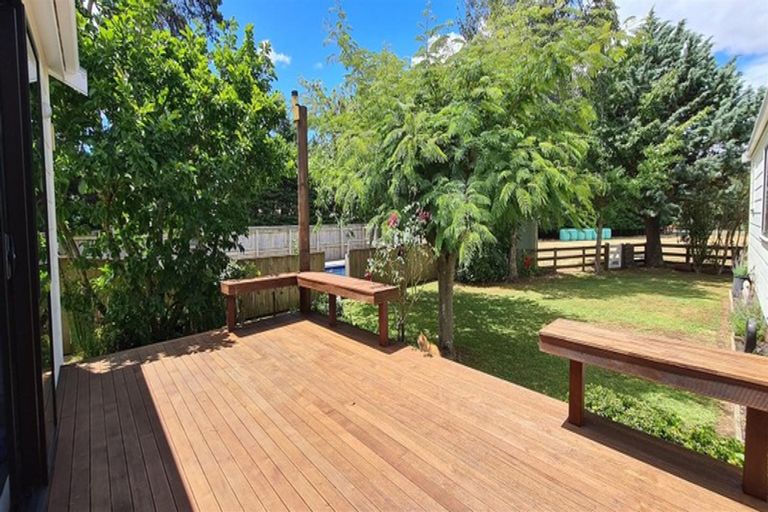 Photo of property in 17 Charlotte Street, Takapau, 4203