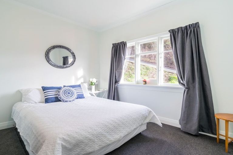 Photo of property in 35 Easther Crescent, Kew, Dunedin, 9012