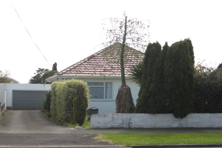Photo of property in 23 Tarahua Road, Vogeltown, New Plymouth, 4310