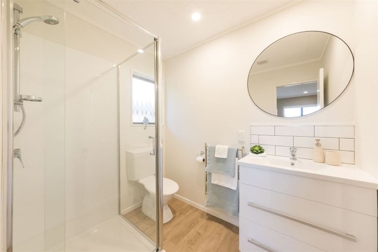 Photo of property in 130 John F Kennedy Drive, Milson, Palmerston North, 4414