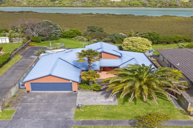 Photo of property in 12 Fremantle Place, Pakuranga Heights, Auckland, 2010