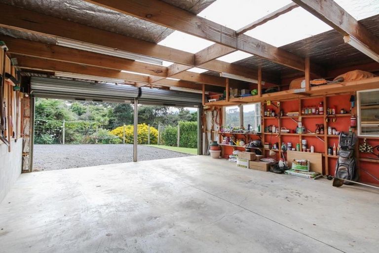 Photo of property in 628 Huia Road, Parau, Auckland, 0604