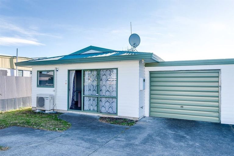 Photo of property in 2/13 Ted Harpur Place, Onekawa, Napier, 4110