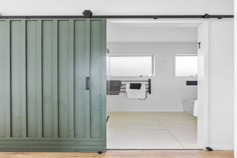 Photo of property in 20b Moffat Road, Red Beach, 0932