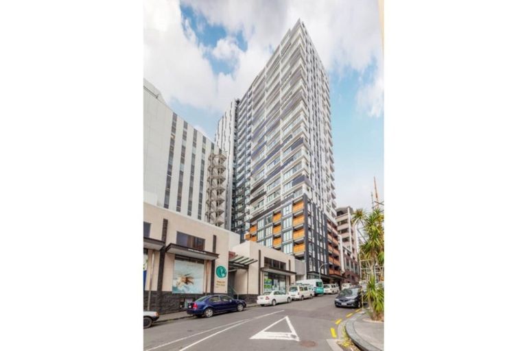 Photo of property in Queen's Residences, 2002/8 Airedale Street, Auckland Central, Auckland, 1010