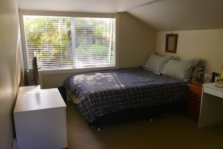 Photo of property in 21 Woodfern Crescent, Titirangi, Auckland, 0604