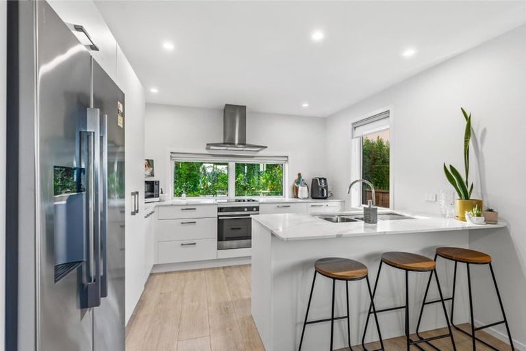 Photo of property in 103 Station Road, Kumeu, 0891