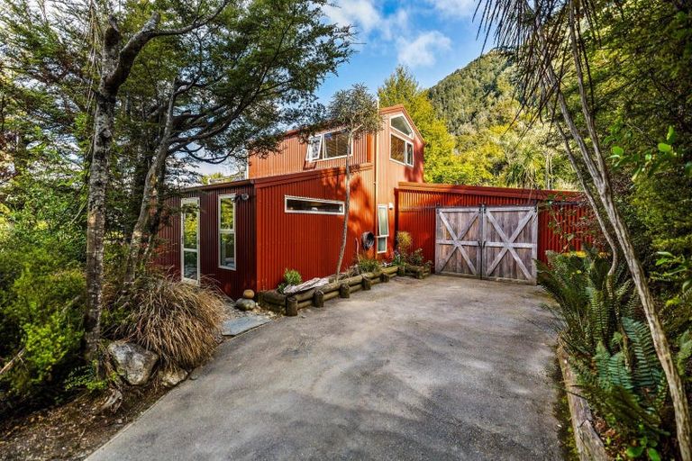 Photo of property in 17 Tall Tree Lane, Mount Creighton, Queenstown, 9371